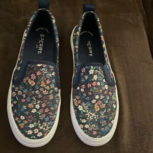 Sperry’s slip on
